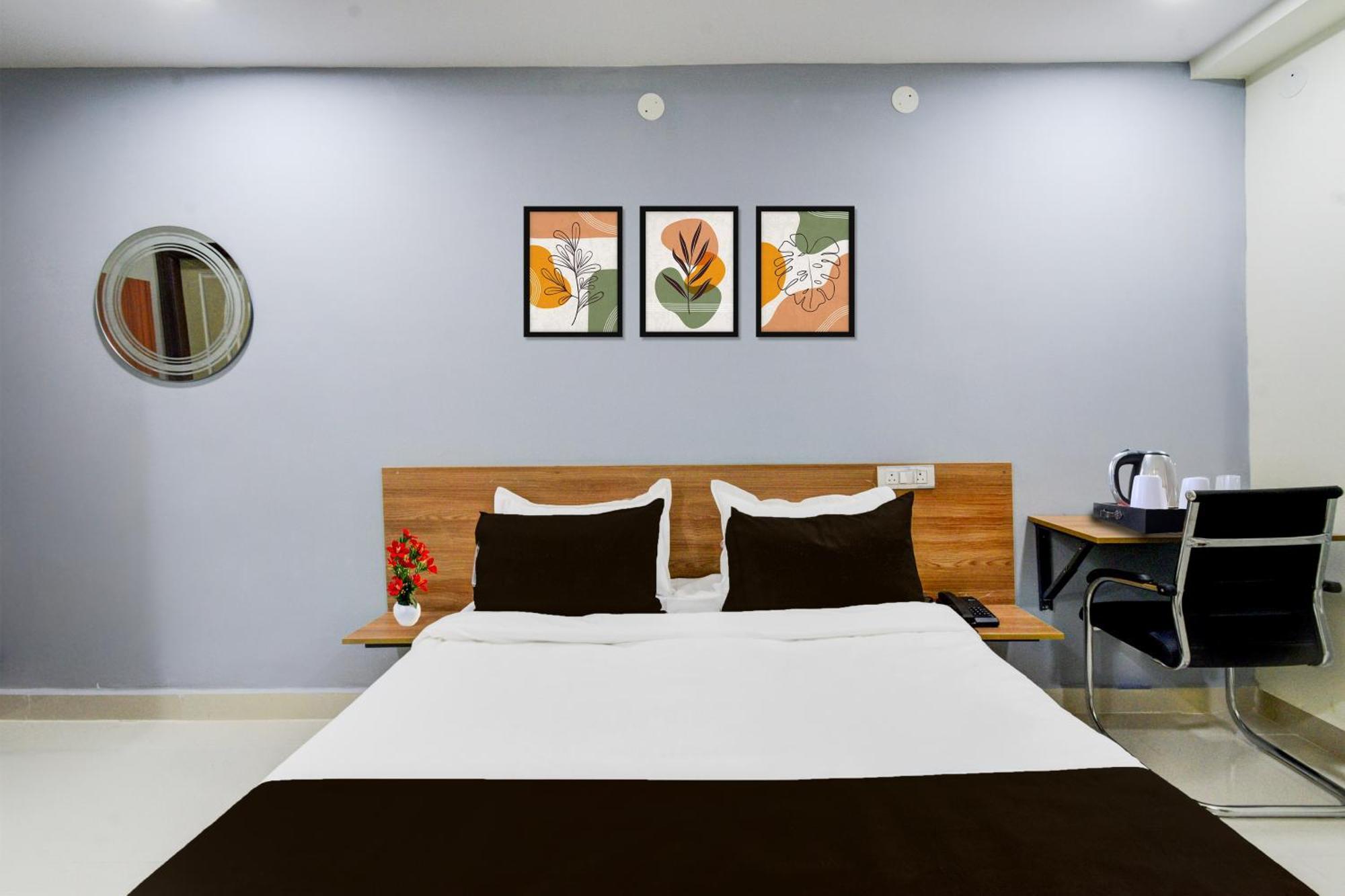 Super Townhouse Kukatpally North Formerly Munagala Arcade ไฮเดอราบัด ภายนอก รูปภาพ