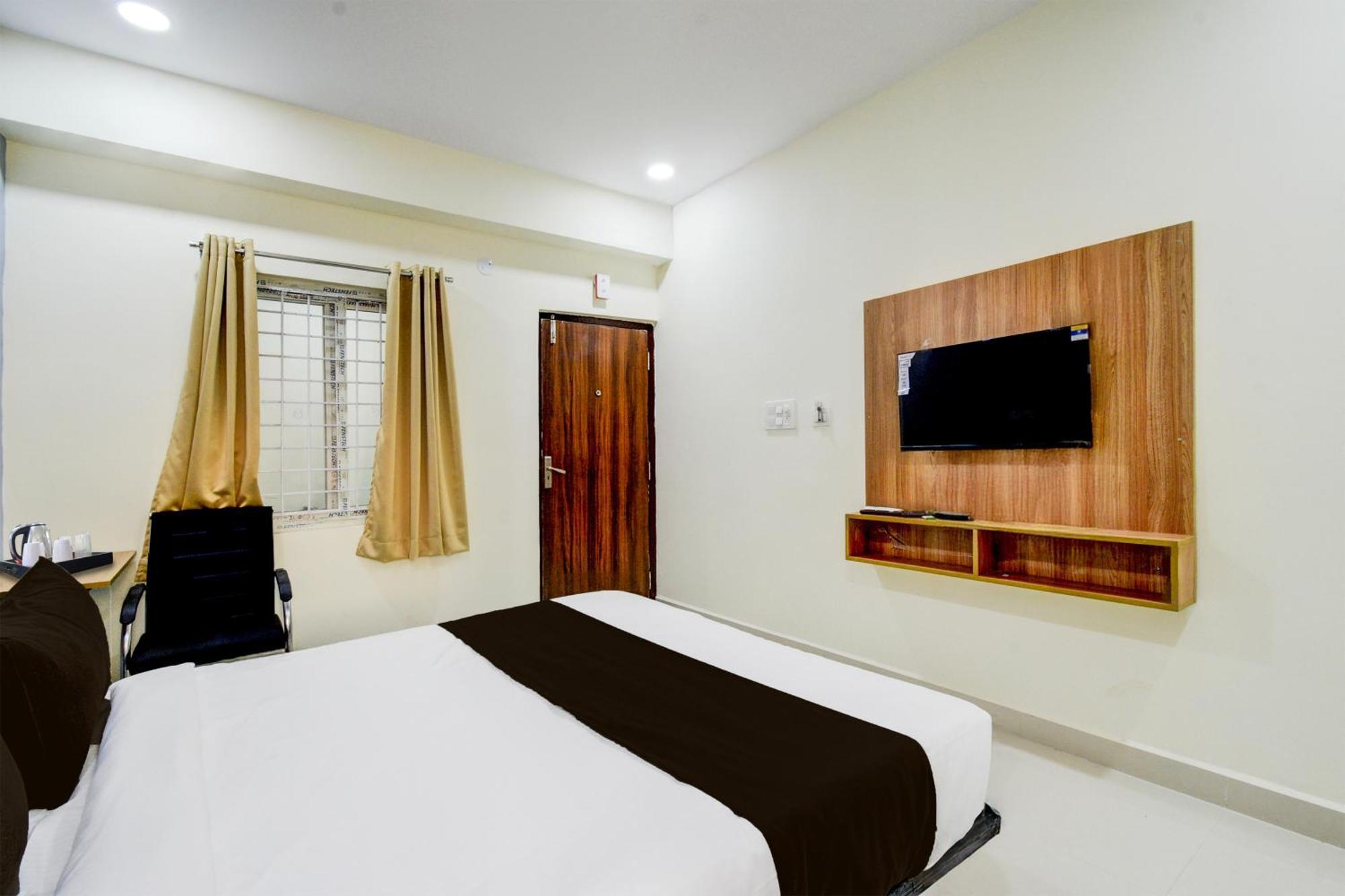 Super Townhouse Kukatpally North Formerly Munagala Arcade ไฮเดอราบัด ภายนอก รูปภาพ